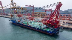 全国首艘兼顾海船规范与长江限高的全回转起重船在青岛交付